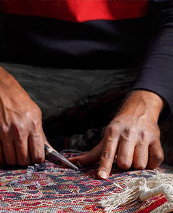 رفو گری قالی در قالیشویی گلابدره